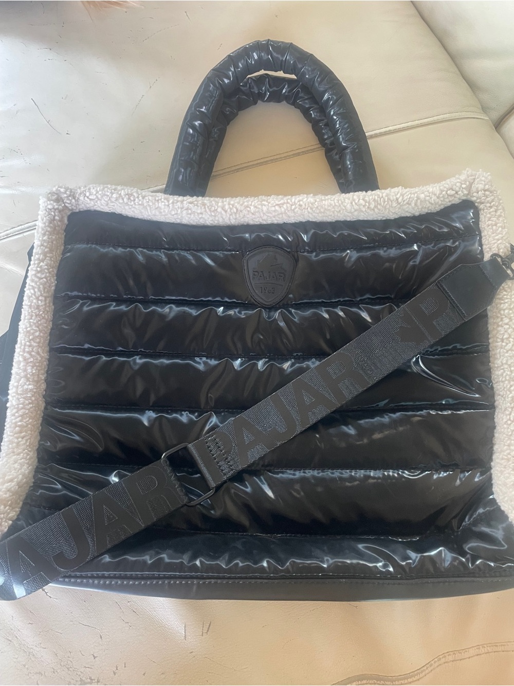 🇨🇦 PAJAR Black Quilted Sherpa-Trim Tote with Branded Strap - nice large size!